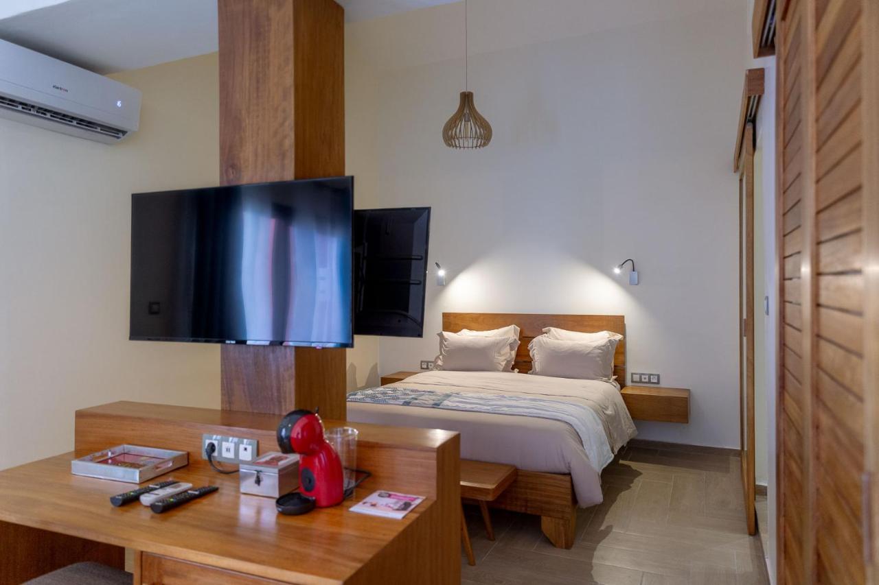 Hotel La Madrague Dakar Buitenkant foto