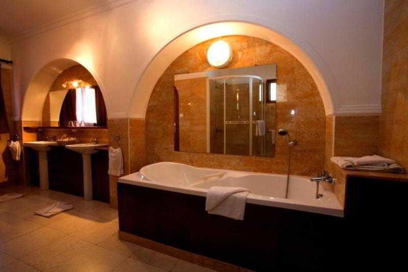 Hotel La Madrague Dakar Buitenkant foto